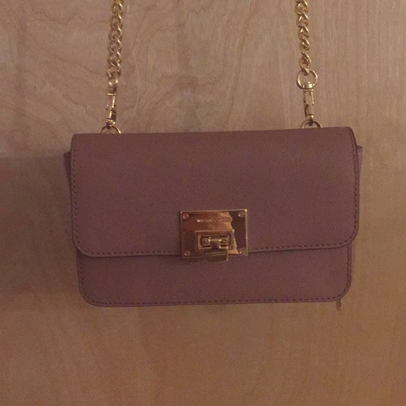 Michael Kors Handbags - NWT Michael Kors “Tina” crossbody bag